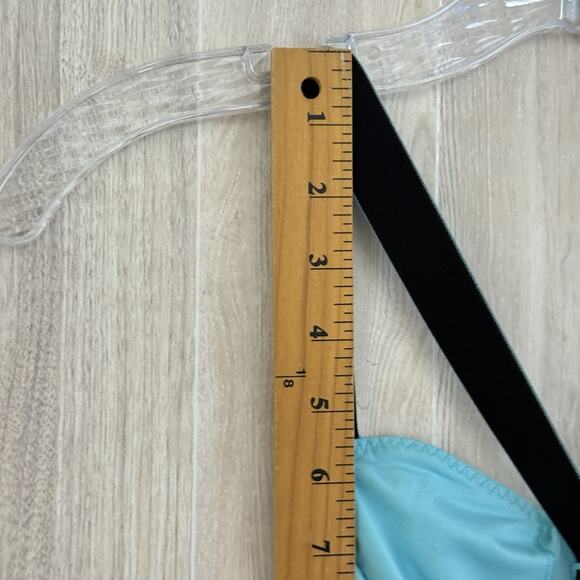 Lululemon Run Catch Me Tank Top Women Size 4 Stripe Angle Blue Non-Padded Gym - Picture 8 of 11